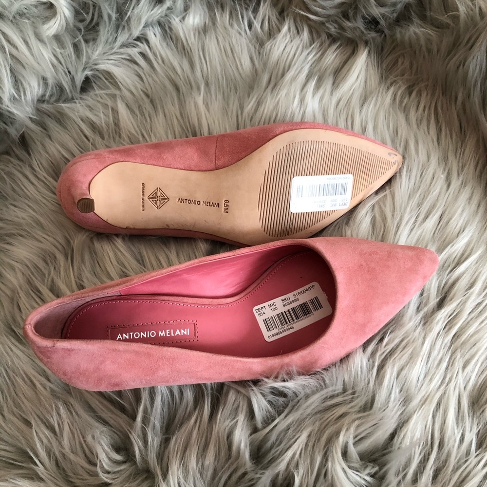 Shoes 👠 - Picture 3 of 4